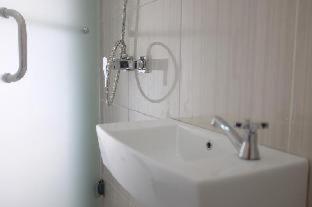 Reddoorz Plus Near Mall Ciputra Jakarta Room photo