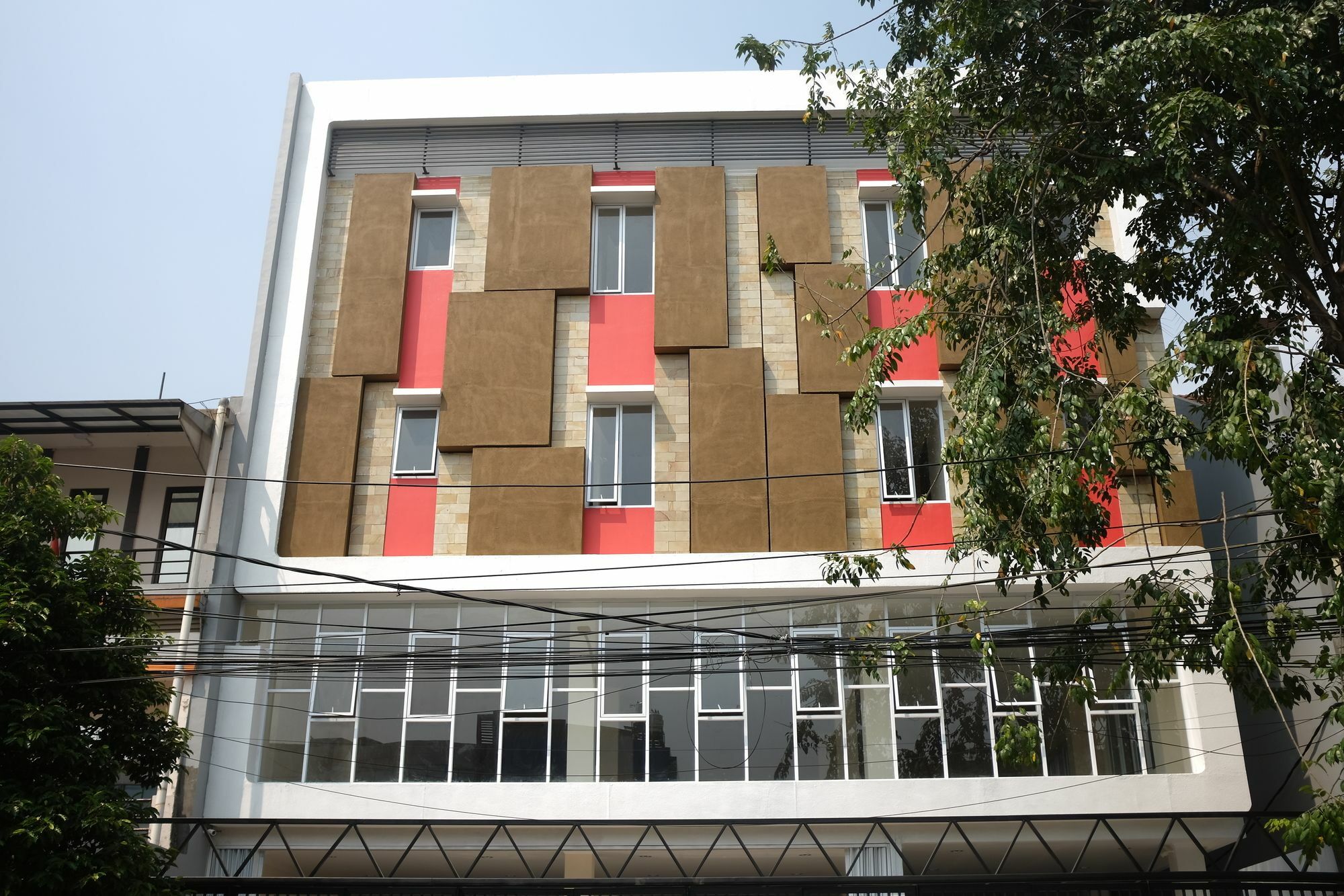 Reddoorz Plus Near Mall Ciputra Jakarta Exterior photo